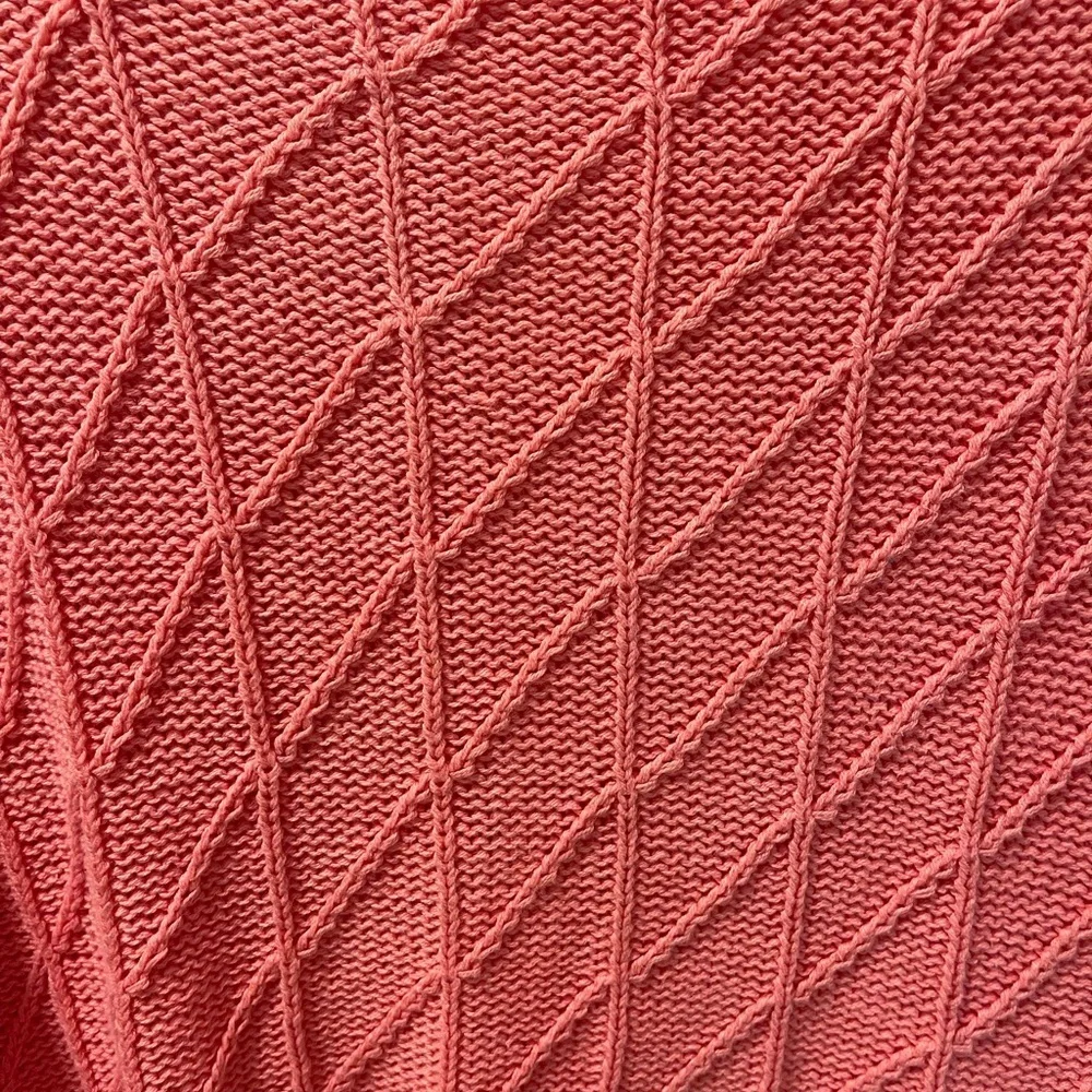 Pink Crew Neck Sweater with Geometric Knit Pattern